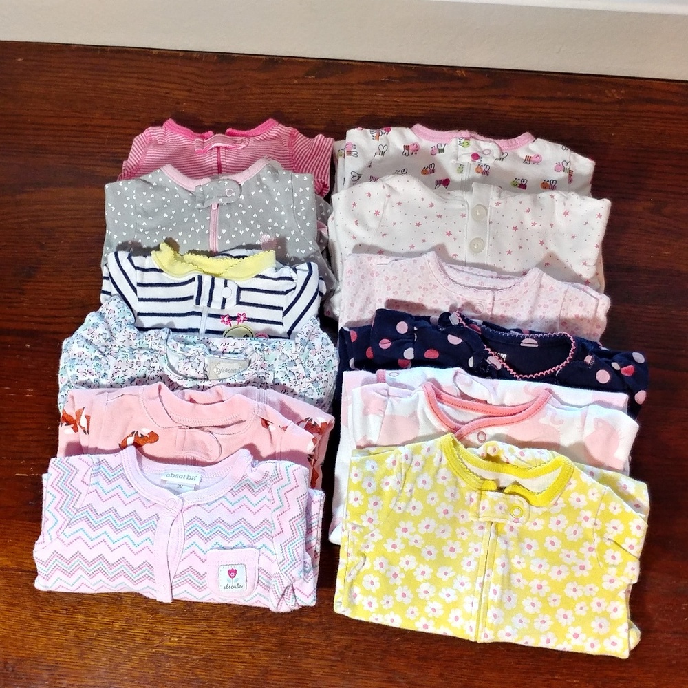 13 Onsies/Sleepers Girl Newborn / 3-6 Months